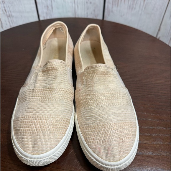 Lauren Ralph Lauren Shoes - LAUREN RALPH LAUREN SLIP ON in nude/peach color size  8.5 GUC